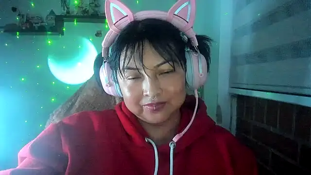 Snapshot of Shaddycute_ chatting on 04.13.26 Shaddycute online show from 04.13.26