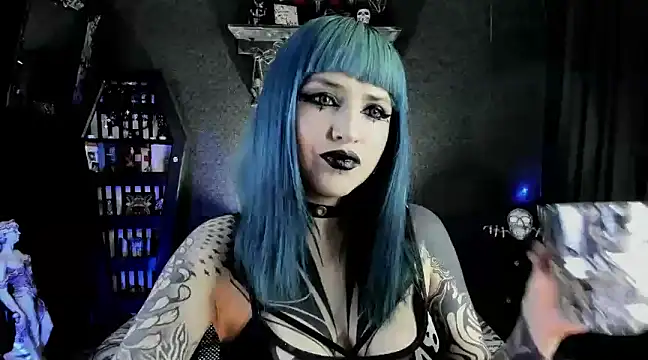 Snapshot of DimmuandDarkness chatting on 02.01.25 DimmuandDarkness online show from 02.01.25