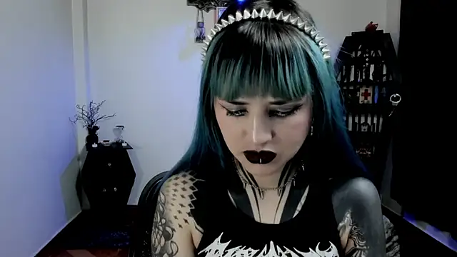 Snapshot of DimmuandDarkness chatting on 05.15.26 DimmuandDarkness online show from 05.15.26