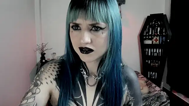 Snapshot of DimmuandDarkness chatting on 05.17.26 DimmuandDarkness online show from 05.17.26