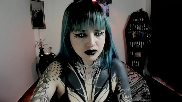 Snapshot of DimmuandDarkness chatting on 06.11.26 DimmuandDarkness online show from 06.11.26