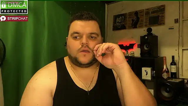 Snapshot of Mikey-HH chatting on 12.04.24 Mikey-HH online show from 12.04.24