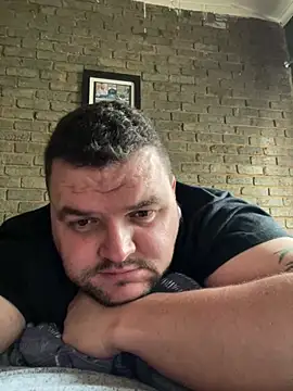 Snapshot of Mikey-HH chatting on 01.11.25 Mikey-HH online show from 01.11.25