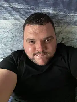 Snapshot of Mikey-HH chatting on 02.05.25 Mikey-HH online show from 02.05.25