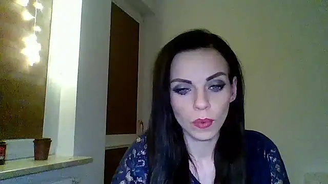 Snapshot of CassieSensual chatting on 12.20.24 CassieSensual online show from 12.20.24