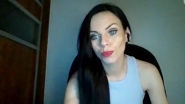 Snapshot of CassieSensual chatting on 02.26.25 CassieSensual online show from 02.26.25