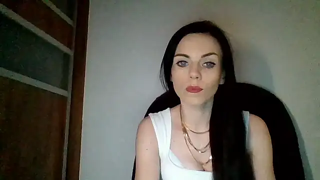 Snapshot of CassieSensual chatting on 03.05.25 CassieSensual online show from 03.05.25