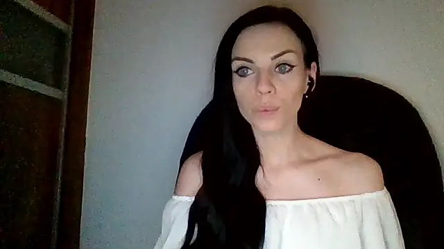 Snapshot of CassieSensual chatting on 03.08.25 CassieSensual online show from 03.08.25