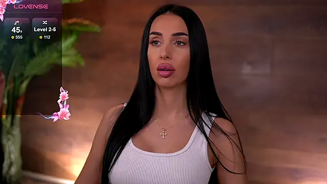 Snapshot of KairaAndrews chatting on 11.19.25 KairaAndrews online show from 11.19.25