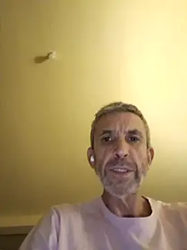 Snapshot of chris_sbh chatting on 02.14.25 chris sbh online show from 02.14.25