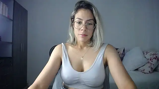 Snapshot of candydowson1 chatting on 06.02.26 candydowson1 online show from 06.02.26
