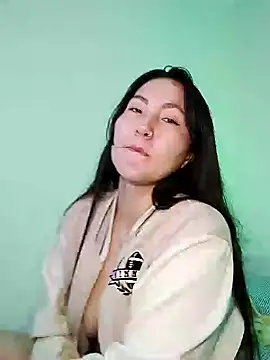 Elle Lee  online show from 02.07.25
