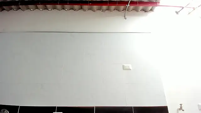 Elle Lee  online show from 11.05.25