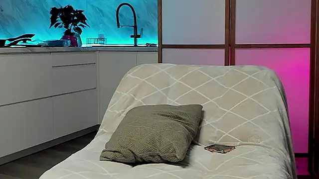 Snapshot of Devilina_V chatting on 12.05.24 Devilina V online show from 12.05.24