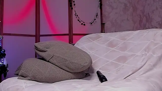 Snapshot of Devilina_V chatting on 12.28.24 Devilina V online show from 12.28.24