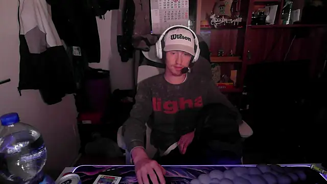 leon29leo online show from 10.21.25