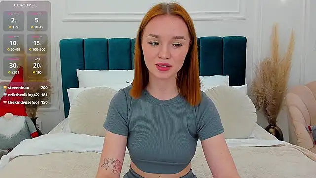 Snapshot of VirginOlly chatting on 01.01.25 VirginOlly online show from 01.01.25