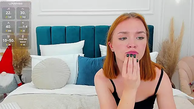 Snapshot of VirginOlly chatting on 01.10.25 VirginOlly online show from 01.10.25