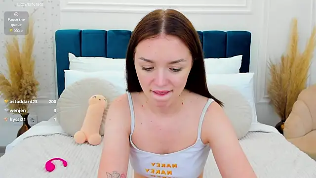 Snapshot of VirginOlly chatting on 03.02.25 VirginOlly online show from 03.02.25