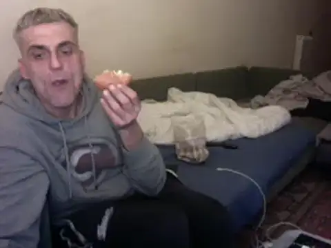 Snapshot of skossa777 chatting on 03.18.25 skossa777 online show from 03.18.25