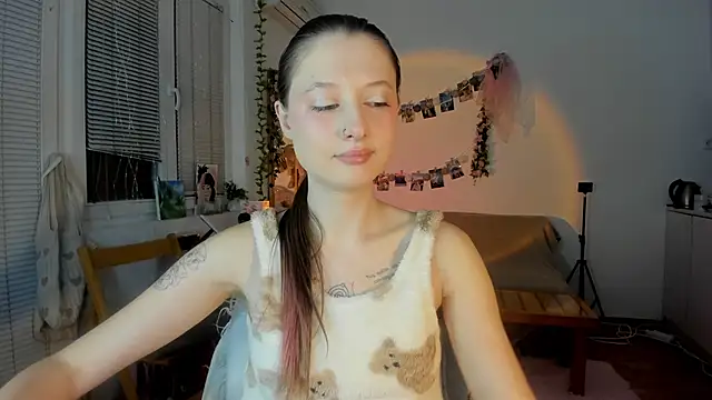 Snapshot of Jenny_darling_love chatting on 02.25.25 Jenny darling love online show from 02.25.25