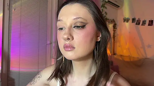 Snapshot of Jenny_darling_love chatting on 06.28.26 Jenny darling love online show from 06.28.26