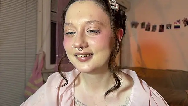 Snapshot of Jenny_darling_love chatting on 07.28.26 Jenny darling love online show from 07.28.26