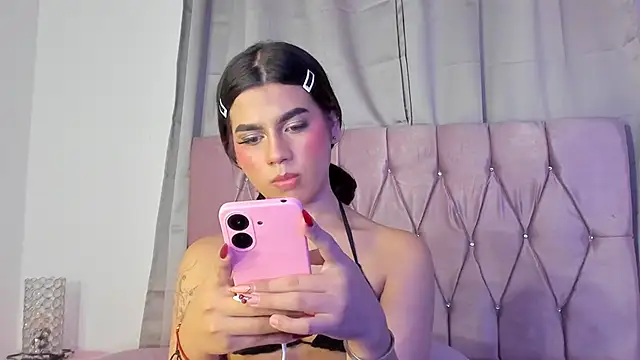 Ashley piinkk  online show from 01.26.25