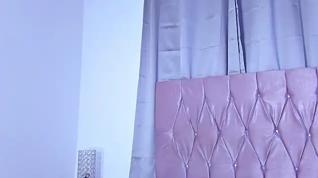 Ashley piinkk  online show from 02.10.25