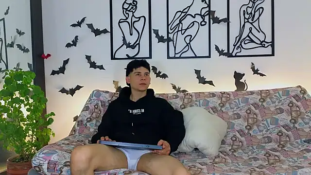 Snapshot of Nicole_and_deam13 chatting on 10.07.25 Nicole and deam13 online show from 10.07.25