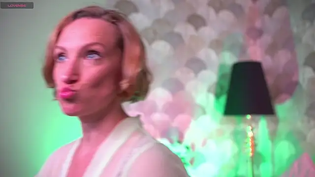 UmaTruewoman online show from 12.20.25