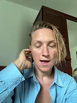 UmaTruewoman online show from 05.05.26
