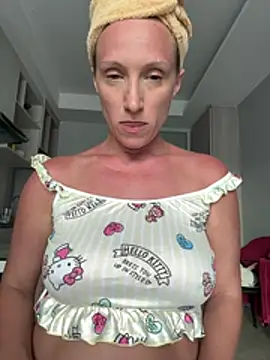 Snapshot of UmaTruewoman chatting on 07.17.26 UmaTruewoman online show from 07.17.26