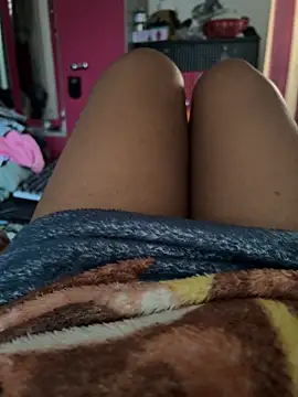 Snapshot of TASHa009 chatting on 12.19.25 TASHa009 online show from 12.19.25