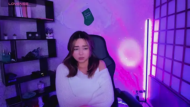 Fluffy Rose online show from 12.27.24