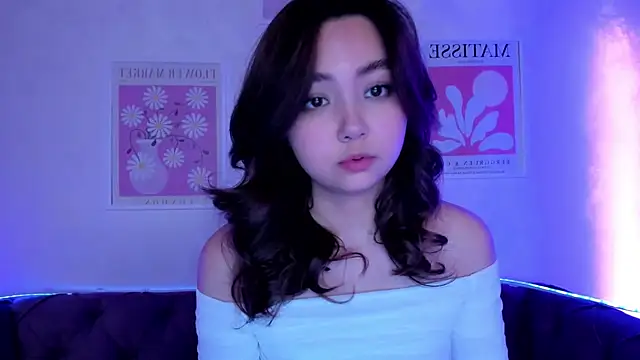 Fluffy Rose online show from 01.15.25