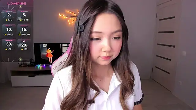 Fluffy Rose online show from 09.28.25