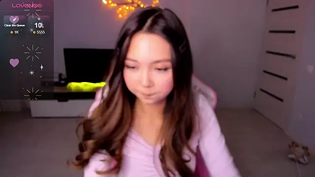 Fluffy Rose online show from 10.01.25