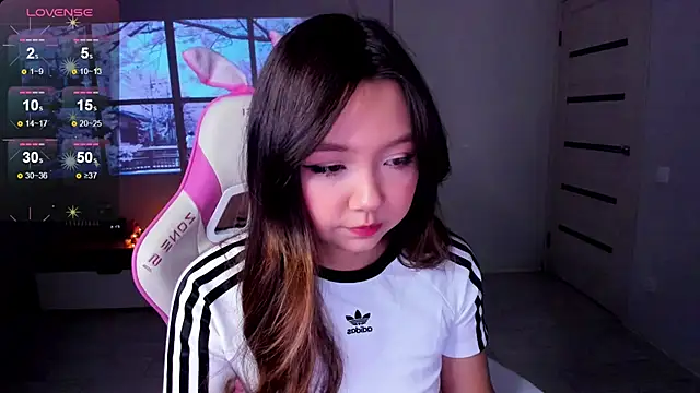 Snapshot of Fluffy_Rose chatting on 11.21.25 Fluffy Rose online show from 11.21.25