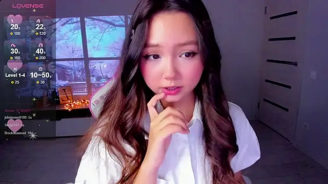 Snapshot of Fluffy_Rose chatting on 12.02.25 Fluffy Rose online show from 12.02.25