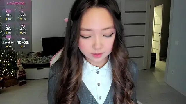 Snapshot of Fluffy_Rose chatting on 12.14.25 Fluffy Rose online show from 12.14.25