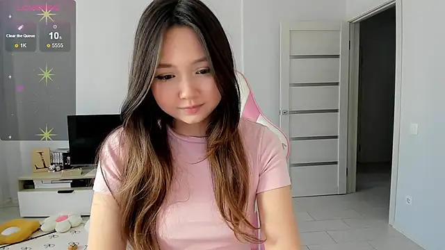 Fluffy Rose online show from 04.29.26