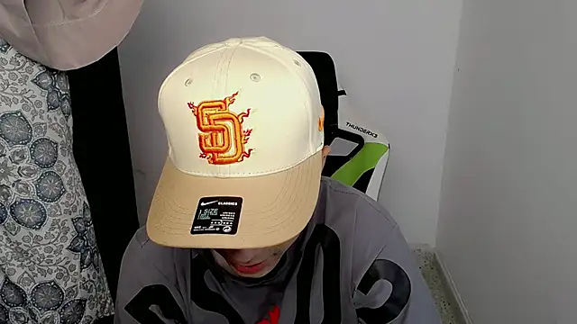 Snapshot of bby_santi chatting on 03.19.25 bby santi online show from 03.19.25