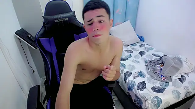 Snapshot of bby_santi chatting on 01.06.26 bby santi online show from 01.06.26