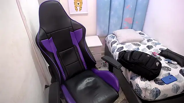 Snapshot of bby_santi chatting on 01.10.26 bby santi online show from 01.10.26