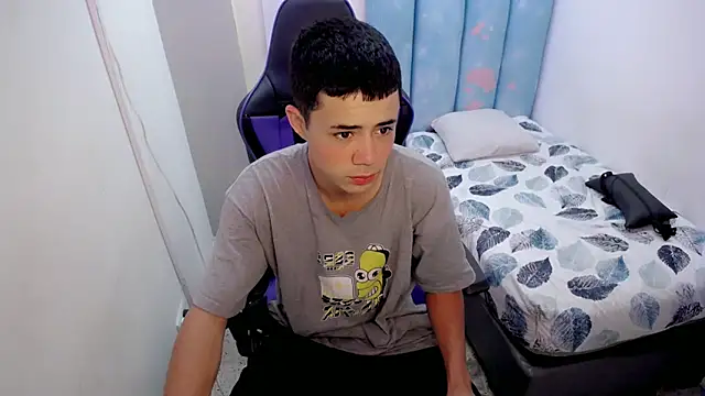 Snapshot of bby_santi chatting on 01.12.26 bby santi online show from 01.12.26