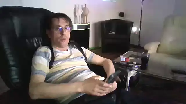 Snapshot of Minm666 chatting on 02.01.25 Minm666 online show from 02.01.25