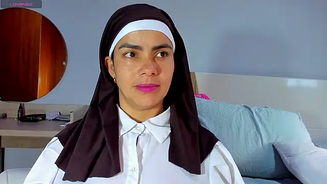 ClaraMariaMon online show from 03.15.25