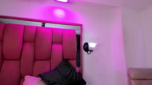 Snapshot of jennifer_ts chatting on 01.28.25 jennifer ts online show from 01.28.25