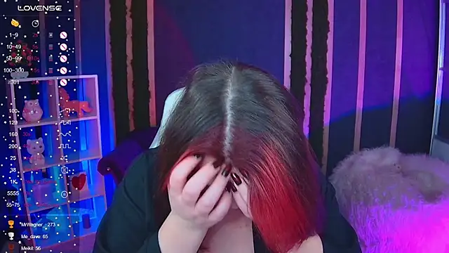 Snapshot of Lilumytrend chatting on 11.02.25 Lilumytrend online show from 11.02.25